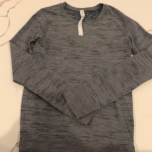 🍋🍋Lululemon long sleeve swiftly